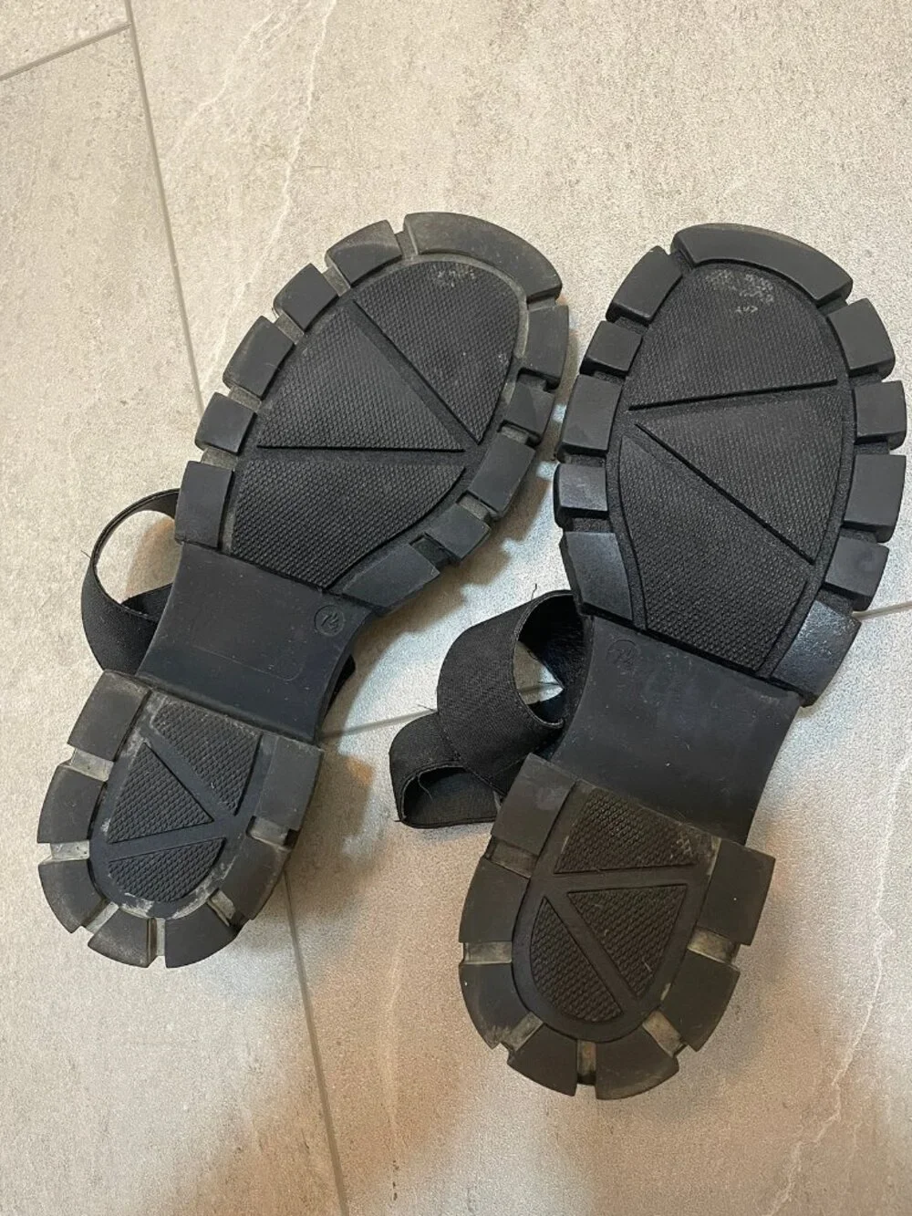 Chunky black sandal platform heels sz 7.5